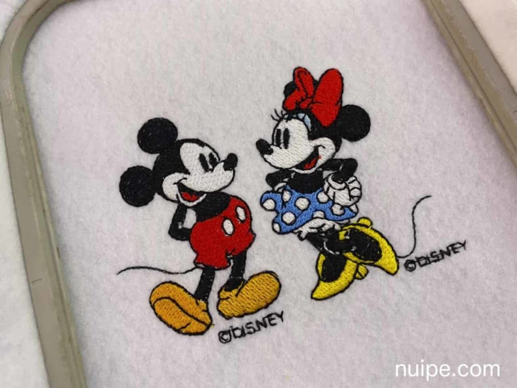 ミッキー＆ミニーのディズニー刺繍